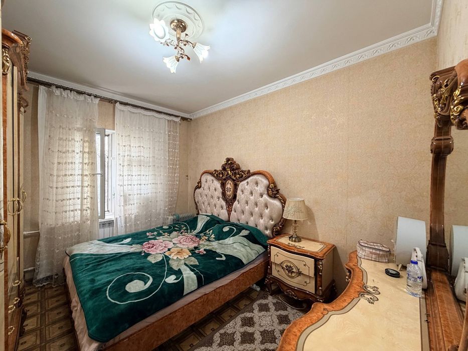 Юнусабад 10 квартал. Продается квартира 4/4/5