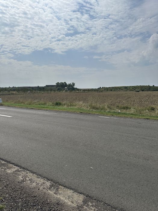 Vând teren 18500 mp