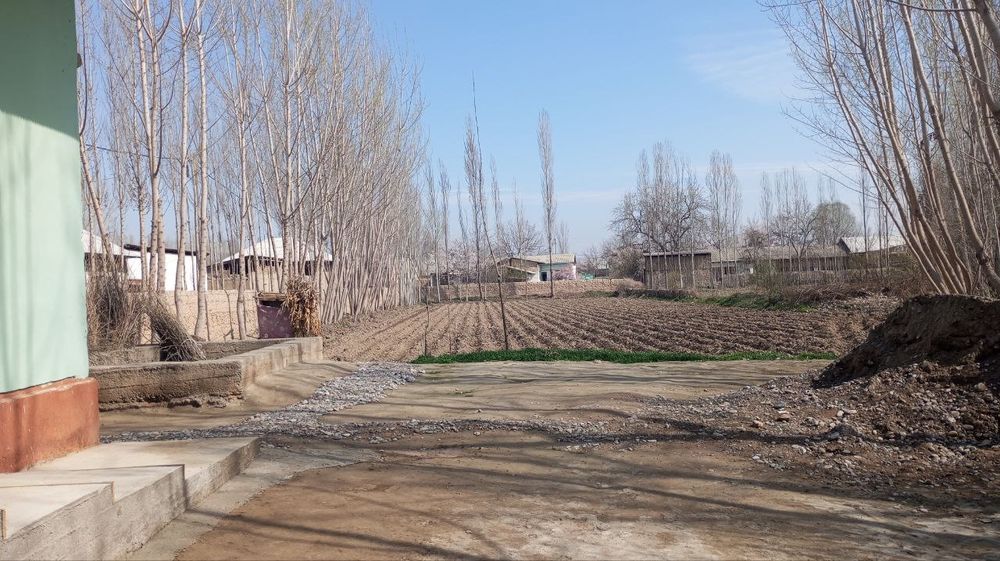 Ховли зудликда сотилади, узаро келишилган нархдарда