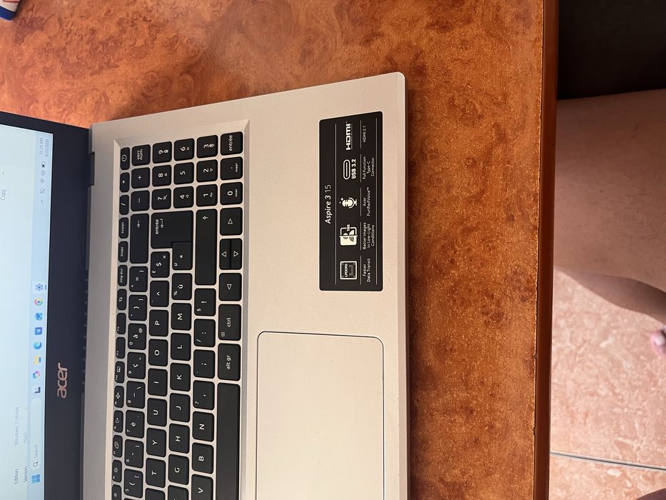 Vand leptop accer aspire 3