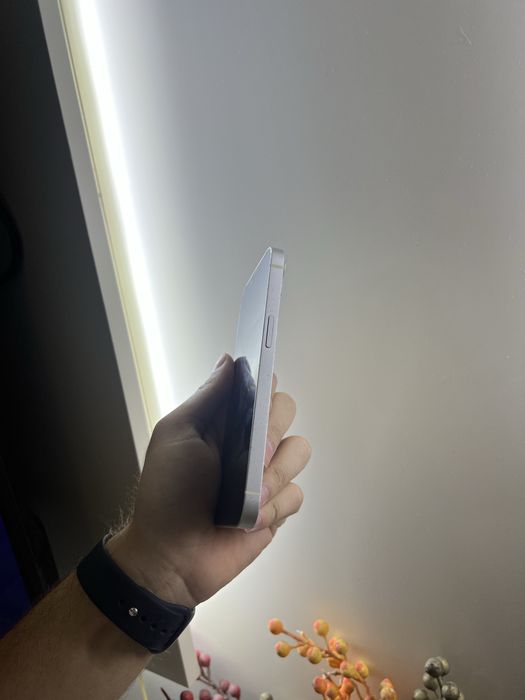 Продам IPhone 13 128gb