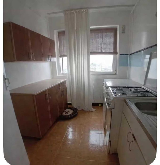 Vand Apartament spatios de 3 camere la 1 minut de metrou Dristor 1