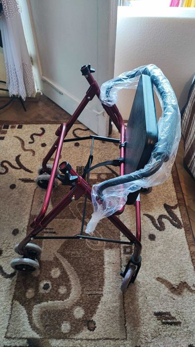 Cadru de mers ortopedic