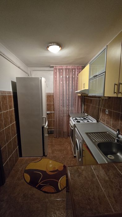 Inchiriez apartament cu 2 camere