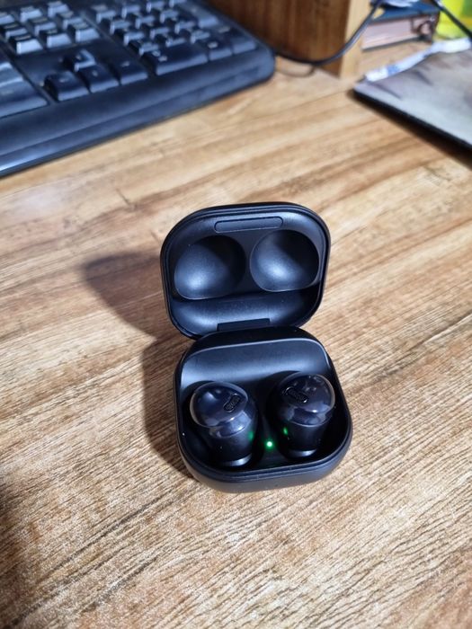 Продам наушники buds pro