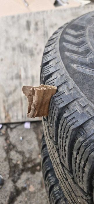 Продам зимние шины.