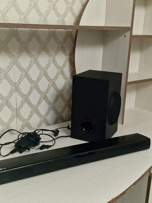 LG SQC1 саундбар с сабвуфером (Bluetooth/Оптика)