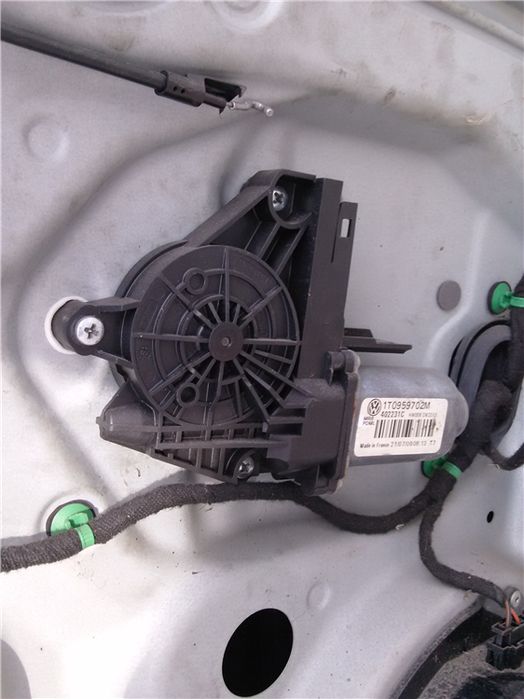 Motoras macara geam usa stanga fata volkswagen touran