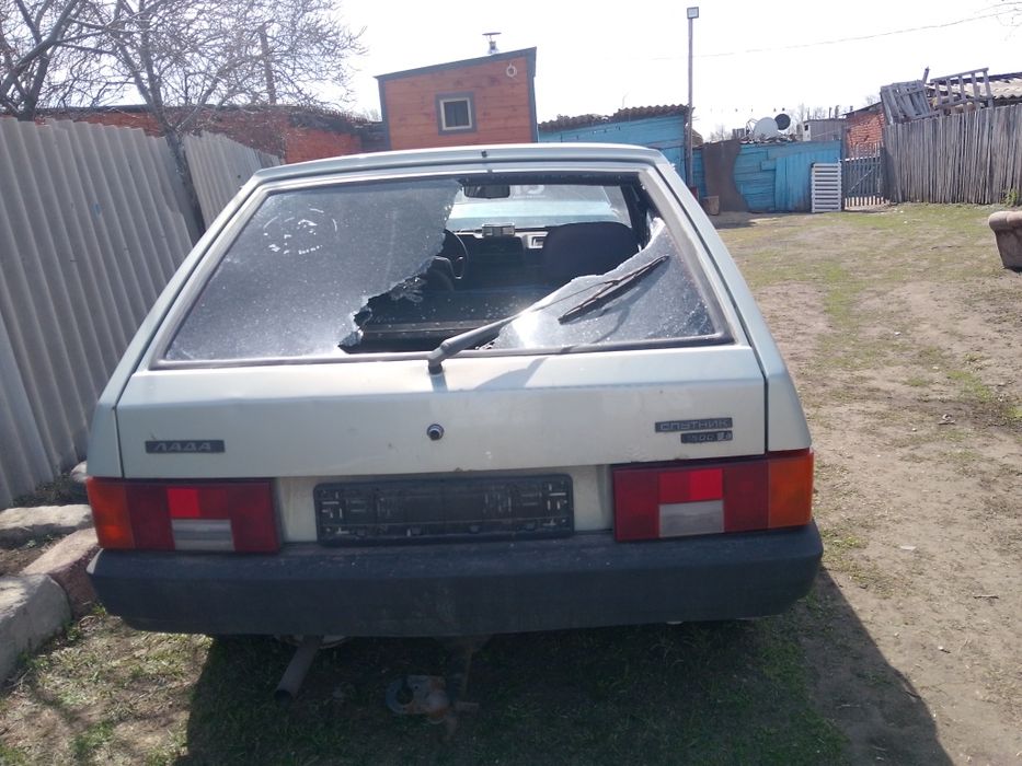 Продам 2109 по болтам