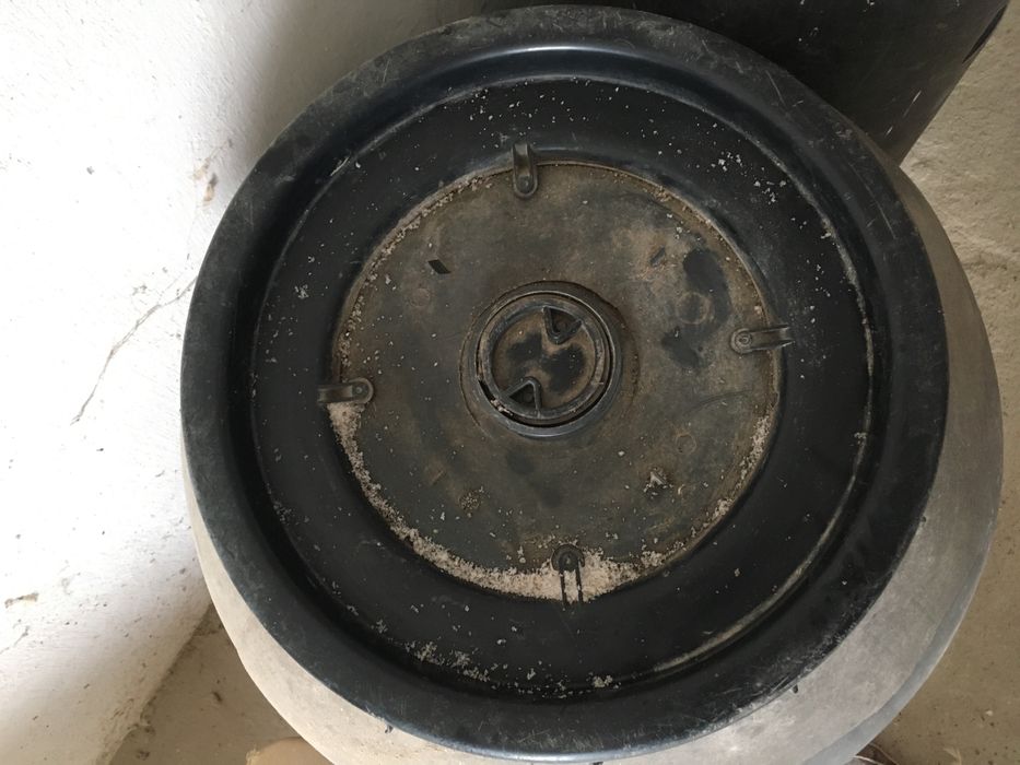 Продаю емкость для воды впрочем сами решайте для чего