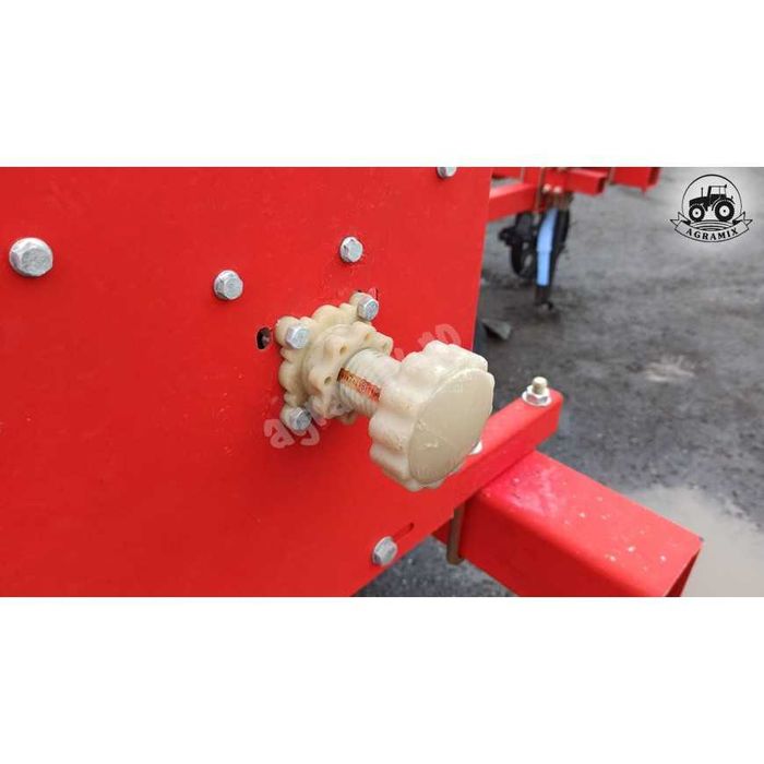 Prasitoare cu fertilizare pe 3 randuri reglabil Agramix