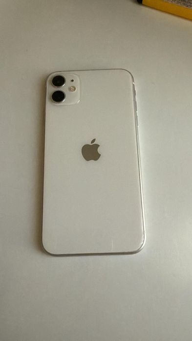 iPhone 11 . Predare personala