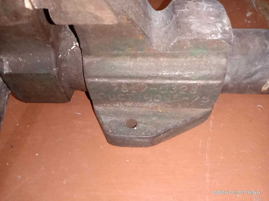 Продаются тиски слесарные.