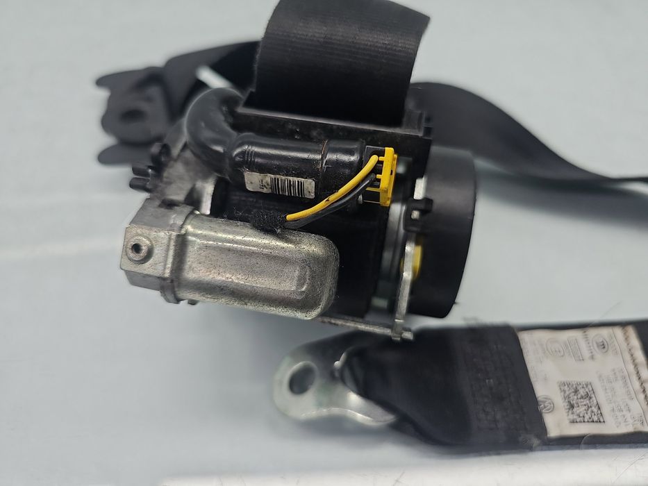 Centura dreapta fata Volkswagen Golf 6 (5K1) [Fabr 2009-2013] 1K485770