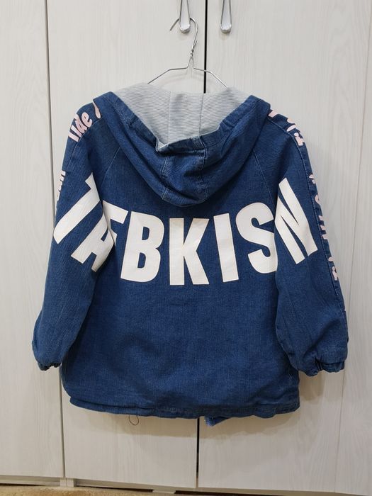 Джинсовая куртка  для девочки