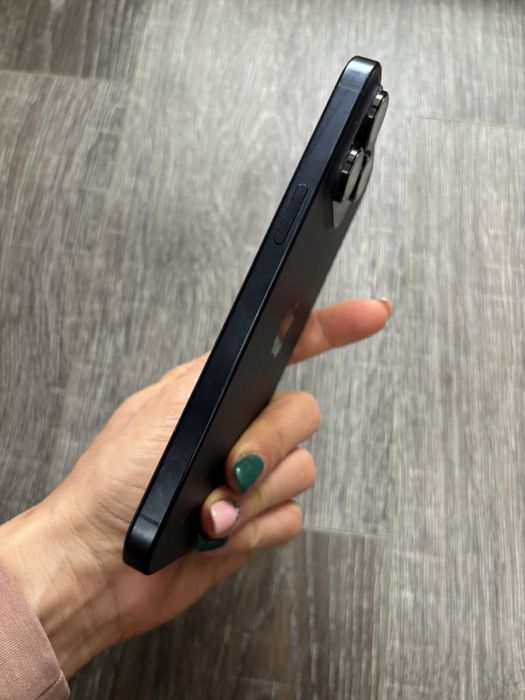 Продавам iPhone 15 Pro Max 256 GB като нов