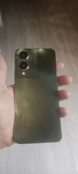Продам телефон виво у17с