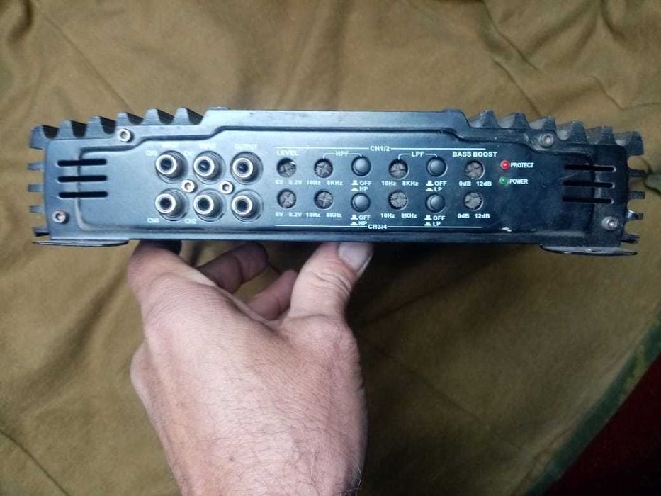 Продам сабвуфер с усилителем