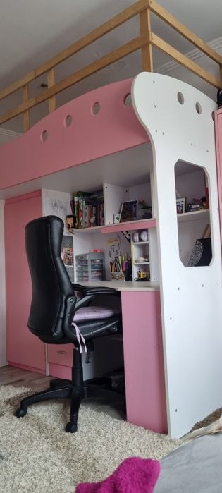 Pat etajat cu dulap si birou