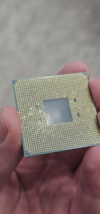 AMD Ryzen 7 2700