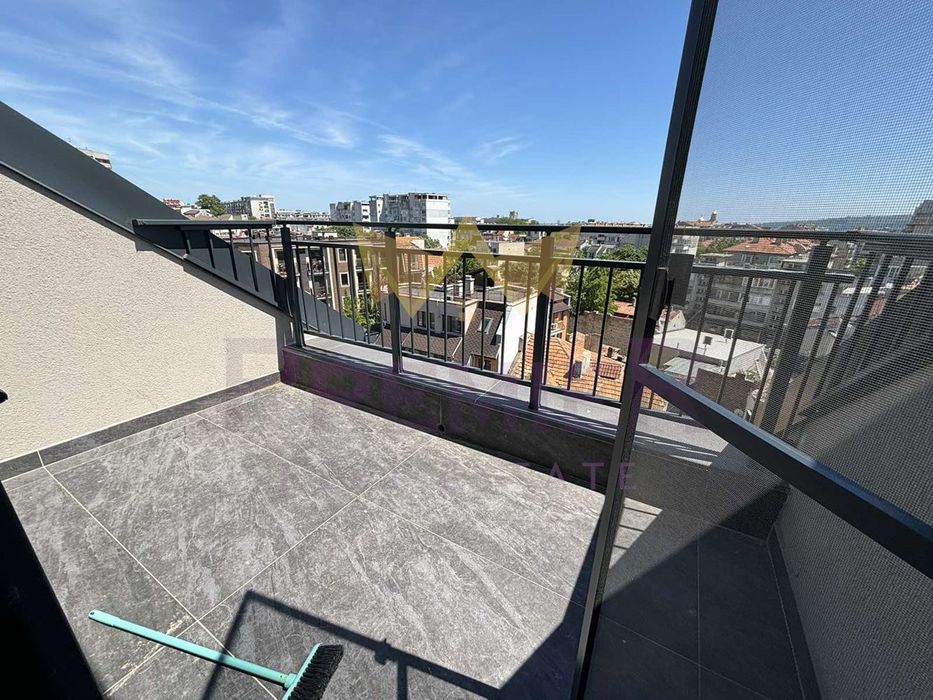 Продава се Тристаен апартамент в Варна, Зимно кино Тракия - 95 кв.м за 2158 €/кв.м - Снимка #8