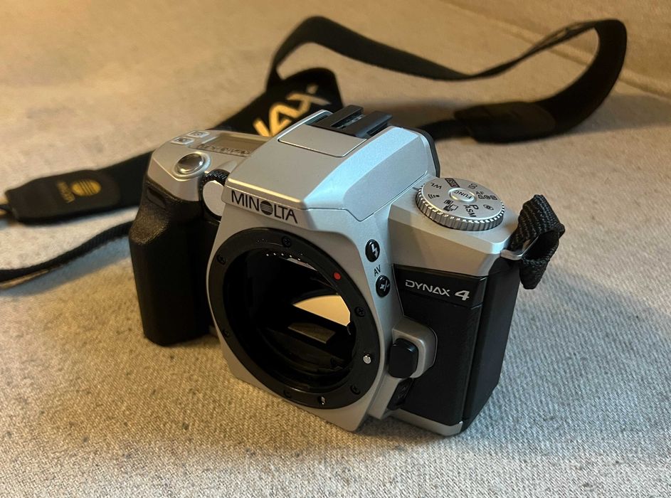 Minolta Dynax 4 body aparat foto film 35mm montura A