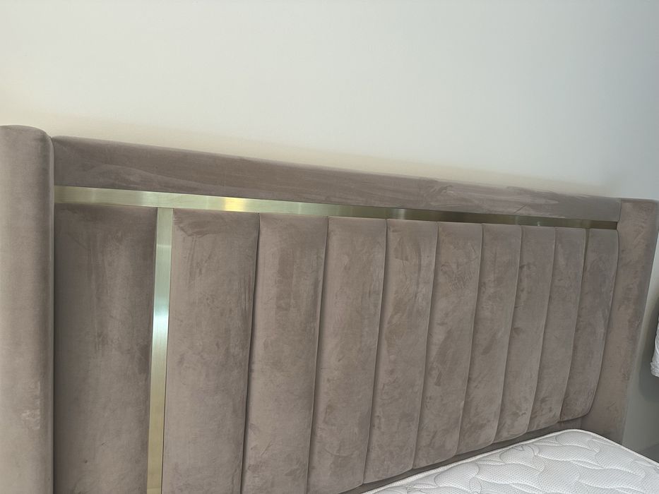 Кровать с матрасом