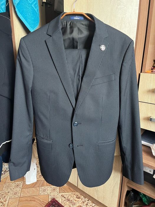 Продам мужской костюм тройка