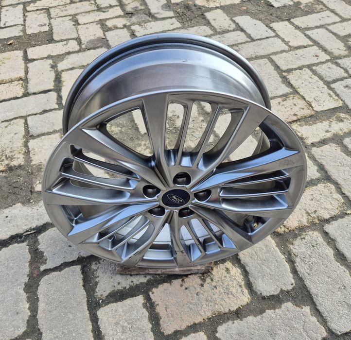 O jantă originală R18 Ford Kuga lll  seria 7.5Jx18H2 ET50 - 5x108