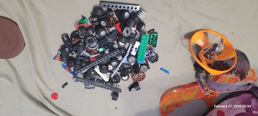 Colecție Masivă LEGO 6.5 KG Bulk, Minifigurine, Roți și Instrucțiuni