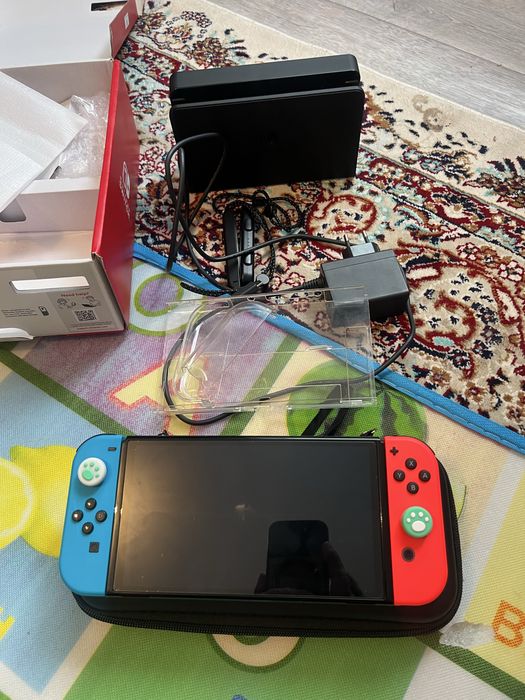 Продам nintendo switch oled