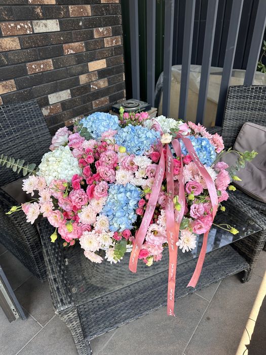 Корзина из сборных цветов