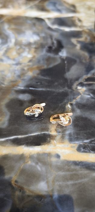 Золотые серьги с бриллиантами