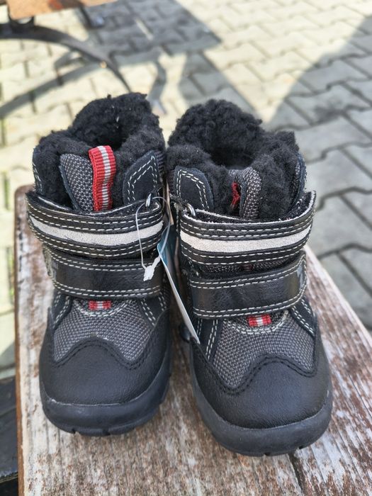 Ghete iarna mărime 20/piele/îmblănite/Noi