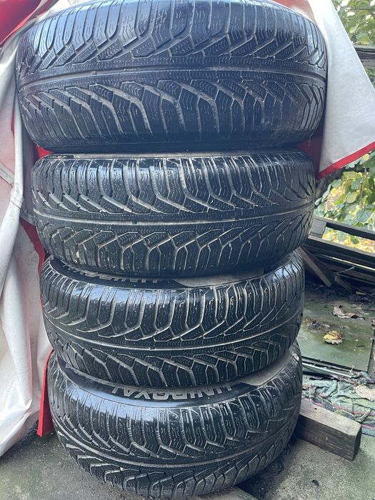 Продавам зимни гуми с джанти – 235/65 R17 UNIROYAL