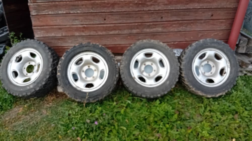 Jante tabla cu cauciucuri de iarna Vitara 215 65 16