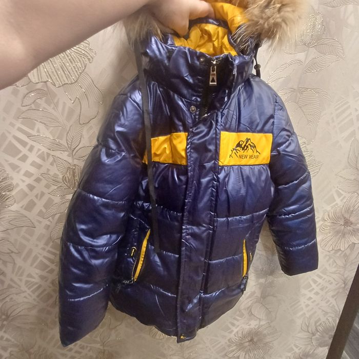 Продам зимнюю куртку на мальчика
