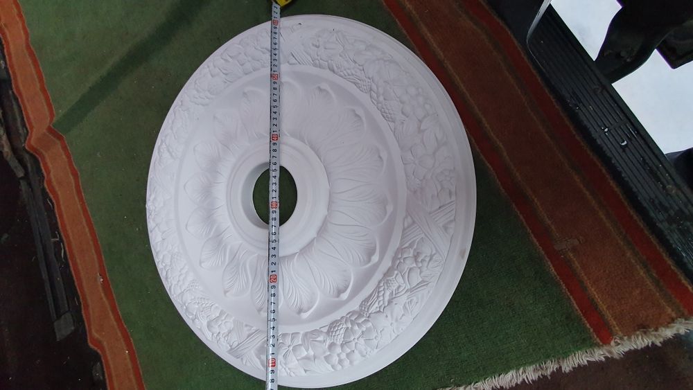 Потолочная розетка под Люстру.