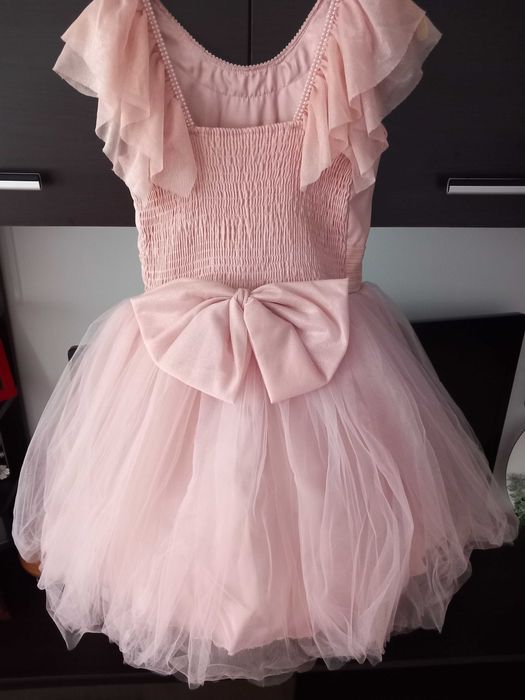 Rochita scurta,stare perfecta,roz pudra  fete 10,11 ani cu crinolina