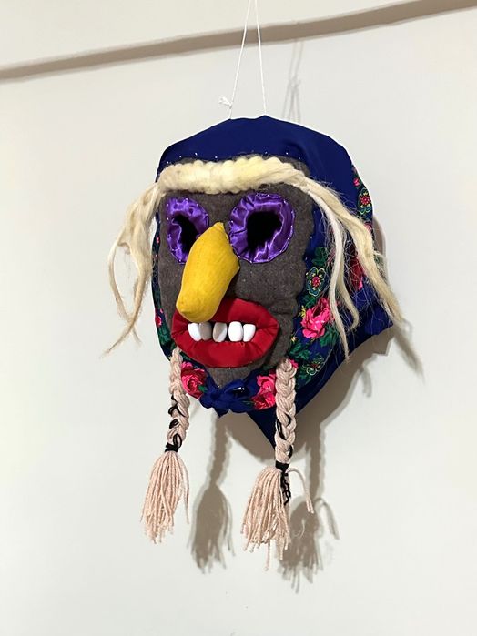 Măști de anul nou/Masca de anul nou/Babute