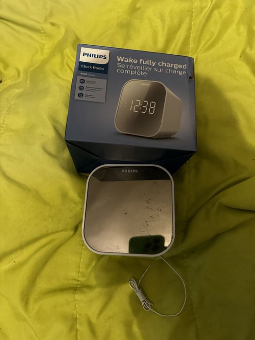 Радиочасовник philips