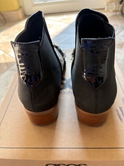 Дамски боти ASOS от лак с камъчета