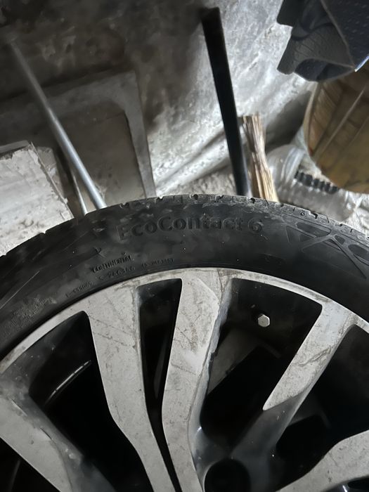 Продам резину аэв отличном состоянии