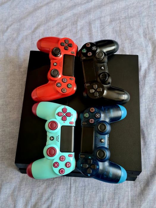 Ps 4 pro + проектор + 4 джойстик + Fifa24