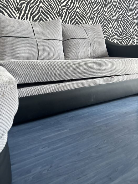 Ъглов диван в добро състояние