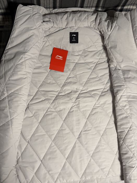 Продам новую куртку li-ning
