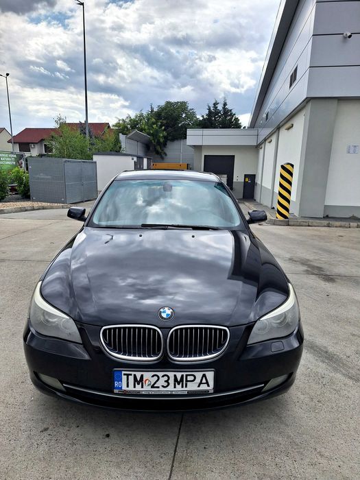 Vînd BMW 530 an 2008 luna 10. În stare bună de funcționare. Cîrlig tractabil. Soft close uși. 320.000 km. Preț 4500 negociabil