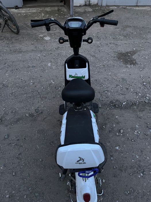 Продам электроскутер Аманат X5