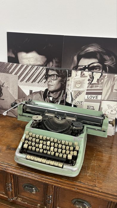 Продам комод с печатной машинкой