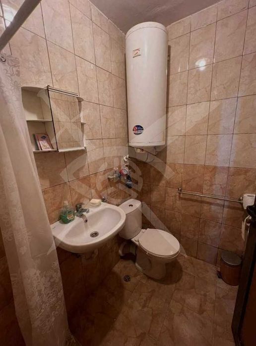 Дава се под наем Едностаен апартамент в Варна, Левски - 30 кв.м за 175 € - Снимка #4